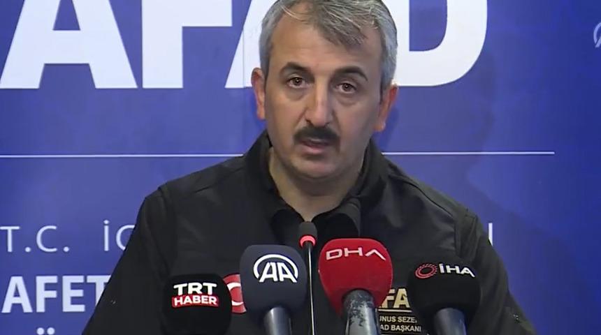 SON DAKİKA | AFAD Başkanı Yunus Sezer'den önemli açıklamalar! Depremlerde hayatını kaybedenlerin sayısını duyurdu