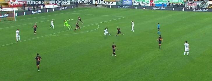 Okan Kocuk'un Alanyaspor maçında yaptığı hatalar sonrası Galatasaray taraftarı çıldırdı! "Bu lig bitmez" G3