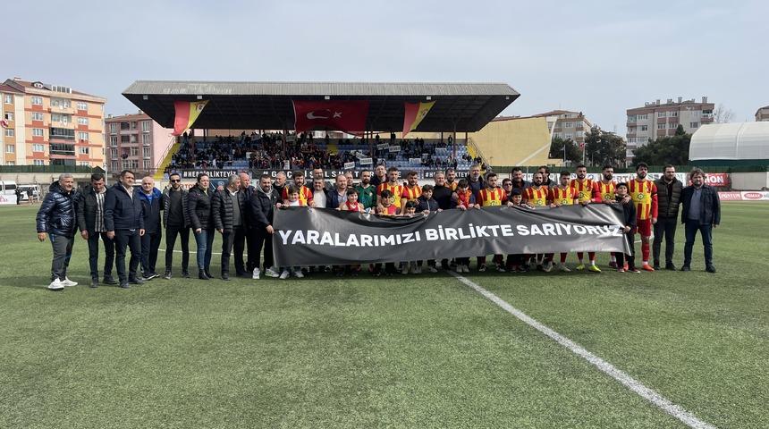 Tekirdağ'da depremzedeler yararına dostluk maçı yapıldı