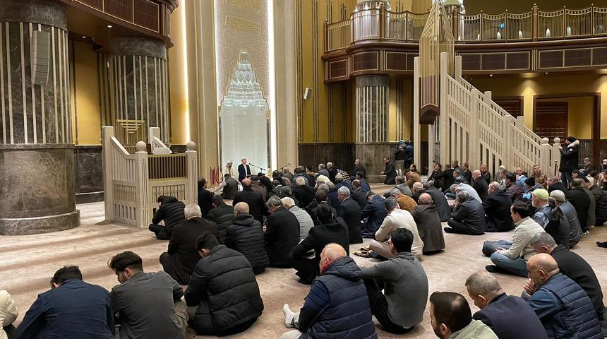 Hocalı Katliamı kurbanları için Taksim Camisi'nde Kur'an-ı Kerim okundu