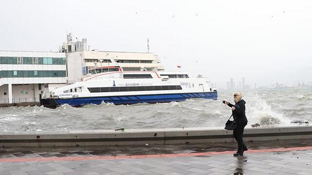 İzmir'de vapur seferlerine fırtına iptali! İZDENİZ AŞ'den açıklama yapıldı