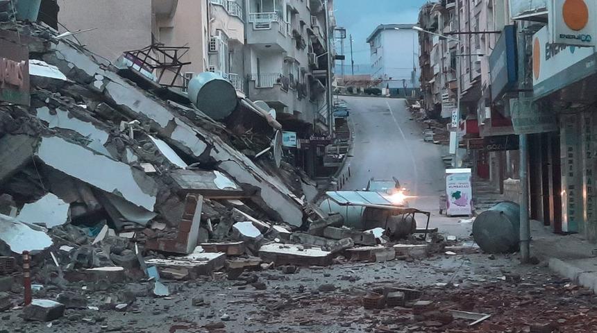 'Arayıp geçmiş olsun bile demedi' diyerek sitem etti! Samandağ Belediye Başkanı Eryılmaz'dan 'çadır' iddiası: Devletten bir tane bile gelmedi