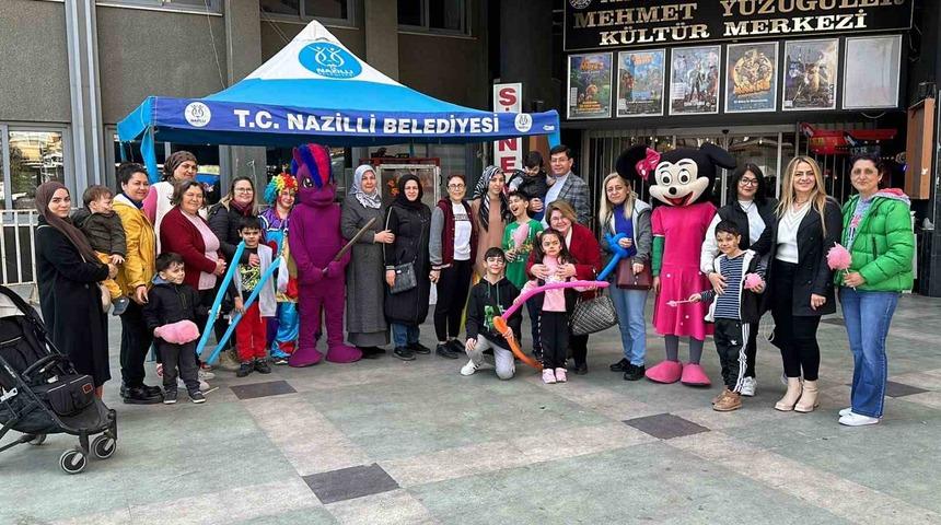 Nazilli’de depremzede çocuklar ile kucaklaştılar