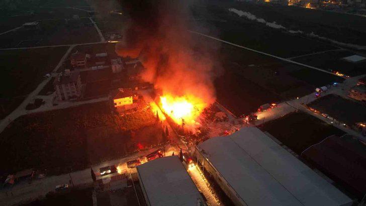 SON DAKİKA | Antakya'da fabrika yangını! Ekiplerin müdahalesi sonuç verdi G4