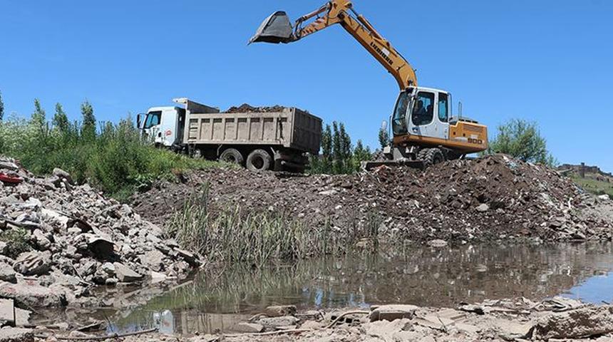 Kaçak döküm yapan sürücüye 819 bin lira ceza kesildi