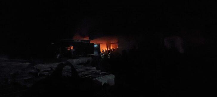 SON DAKİKA | Antakya'da fabrika yangını! Ekiplerin müdahalesi sonuç verdi G3