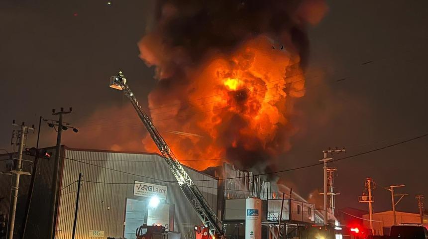 Kocaeli'de fabrikada çıkan yangın kontrol altına alındı