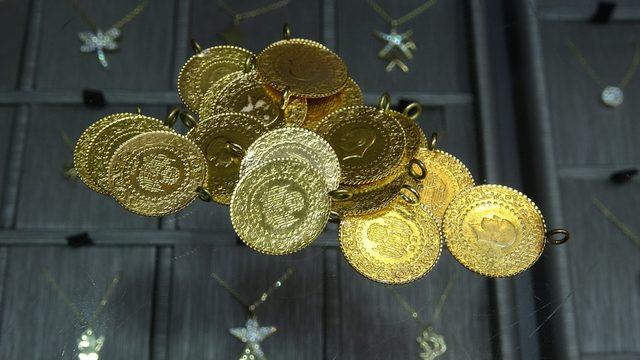 ‘Ucuz almayı fırsat gördürmüyorlar…’ Gram altın fiyatı için İslam Memiş böyle seslendi: ‘Yarın için iki ihtimal var’ diyerek altın tahminini açıkladı