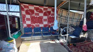 Şoförlük yaptığı halk otobüsü, deprem sonrası evi oldu! 'Hiç aklıma gelmezdi'