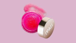 Soğuk havalarda dudaklarınızın çatlamaması için neler yapabilirsiniz? 