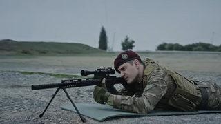 Söz dizisinde Avcı'nın söylediği Çanakkale Türküsü herkesin tüylerini diken diken etti