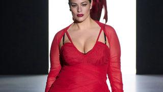 Büyük beden model Ashley Graham 'cennetten gönderildi' notuyla paylaştı