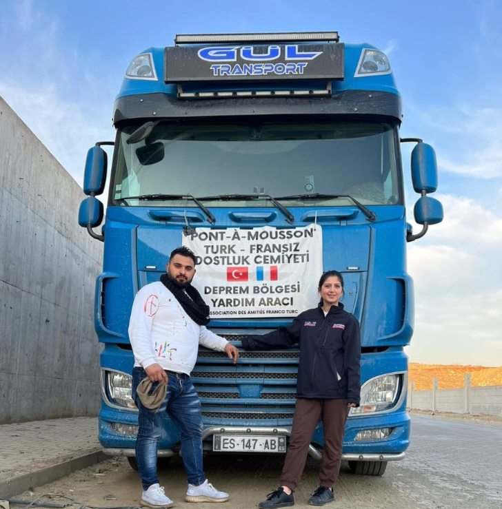 Fransa’da yaşayan Yozgatlı tır şoförü Gülfem Zengin, kendi tırıyla 4300 kilometre yol giderek deprem bölgesine ulaştı! Yardımları böyle götürdü G1