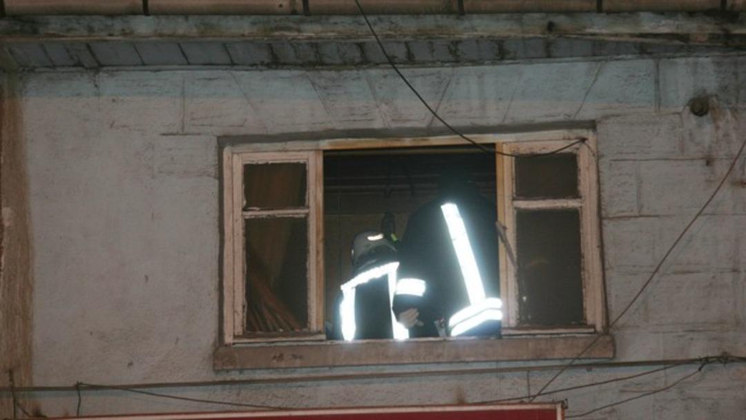 Tavandan d&ouml;k&uuml;len kurtlar dehşeti ortaya &ccedil;ıkardı