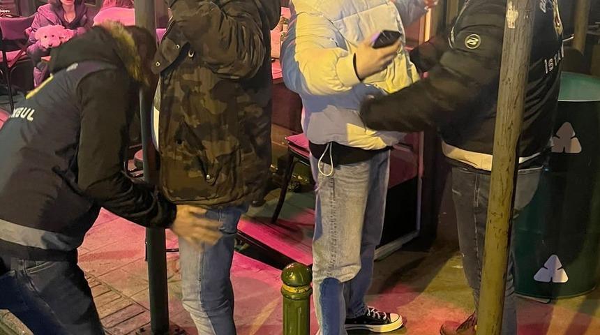 İstanbul'da polisten umuma açık mekanlarda denetim