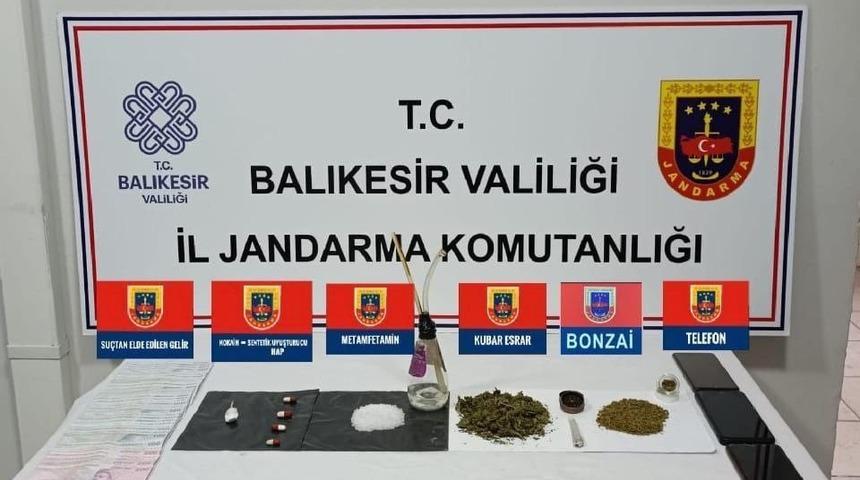 Gönen’de uyuşturucu operasyonunda 4 kişi yakalandı