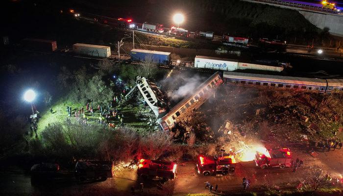 Korkunç kaza! İki tren çarpıştı: 38 ölü, 85 yaralı