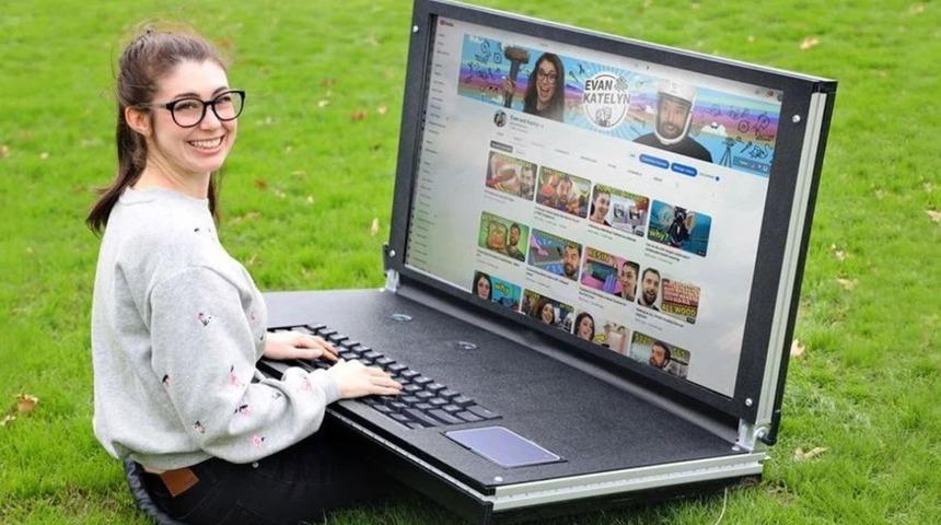 Şaşkına çevirdi: 'Dünyanın en büyük dizüstü bilgisayarı'nı yaptılar!