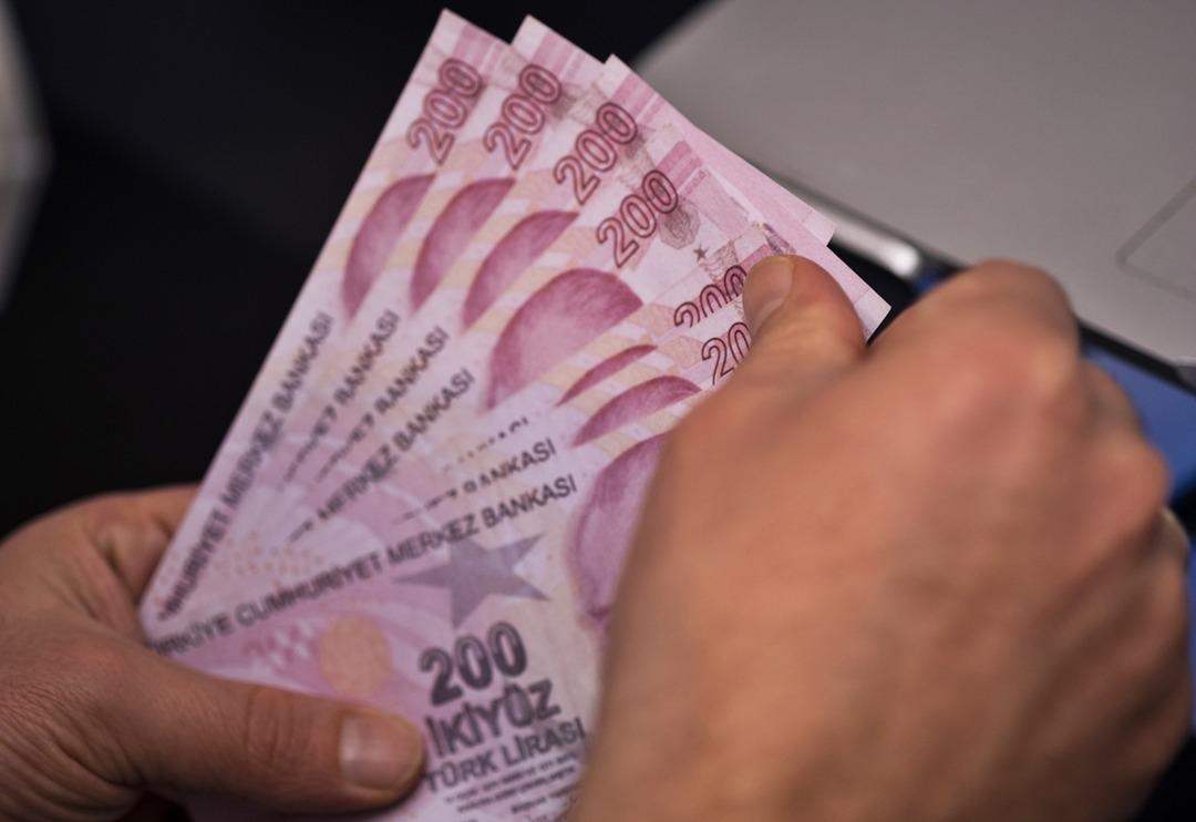 EYT promosyonu i&ccedil;in rakamlar g&uuml;ncelleniyor! Ziraat, Vakıfbank, Halkbank, Garanti... 15 bin TL'yi bulabilir (En y&uuml;ksek EYT promosyonu veren bankalar hangisi?)