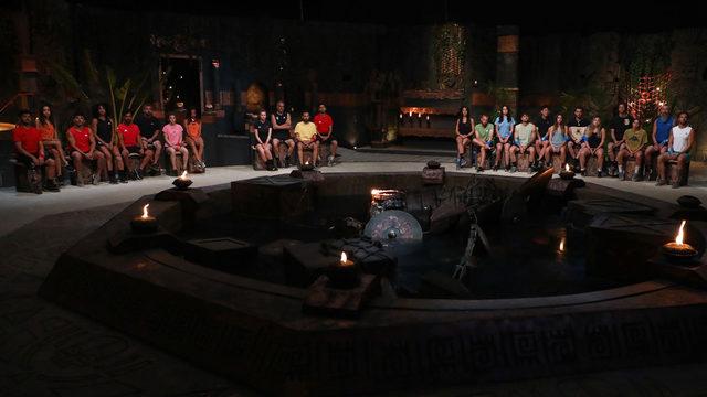 Survivor Aziz ateş püskürdü! Kaplumbağa terbiyecisi örneği olay oldu! Demet Akalın kayıtsız kalamadı