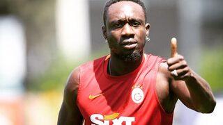 Futbolcu Mbaye Diagne otostop çeken öğrencileri arabasına aldı! Ortaya renkli görüntüler çıktı