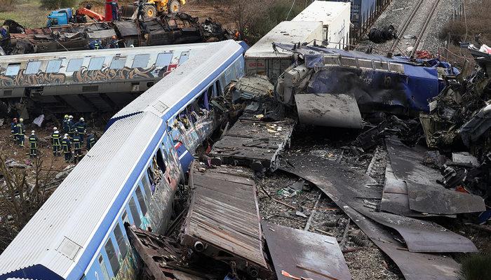 Tren kazası sonrasında Yunan Bakan istifa etti