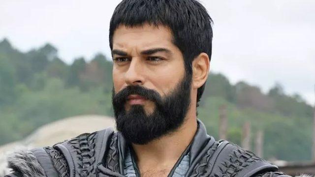 Kuruluş Osman’ın yıldızı Burak Özçivit’in kardeşi mest etti! Yok böyle güzellik