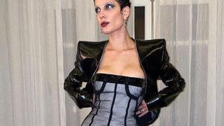 Halsey başını bağladı! Elbisesindeki cesur detay gözden kaçmadı