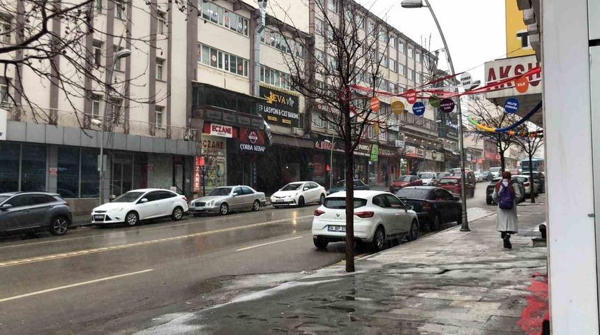 Erzurum’da kar yağışı