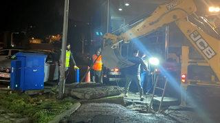 Kartal'da rögardan taşan sular caddeyi kapladı