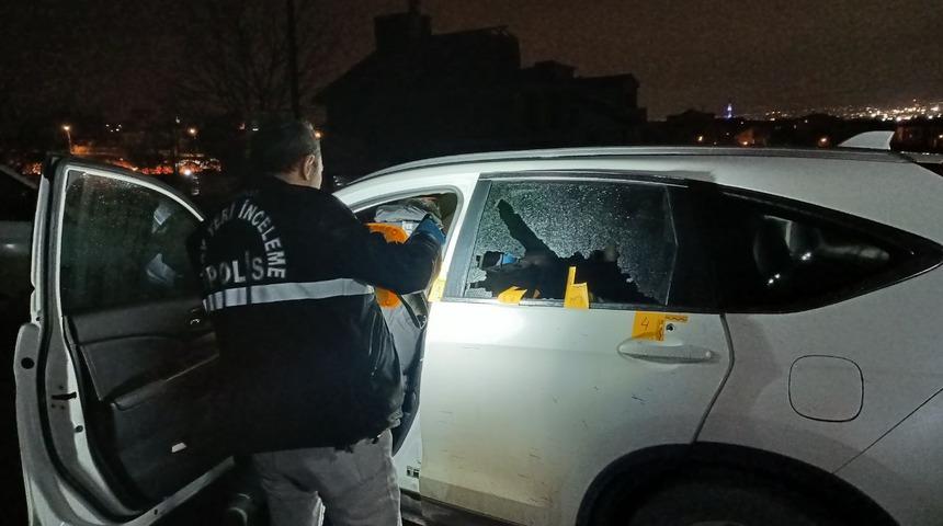 Kocaeli'de bir kişi alacak meselesi yüzünden tartıştığı doktorun aracını kurşunladı