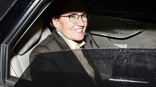 Son dakika haberi: Meral Akşener olağanüstü toplantıya sloganlar eşliğinde gelmişti çıkışta tek kelimelik açıklama yaptı