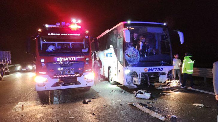 Anadolu Otoyolu'nun Düzce kesiminde zincirleme kazada 2 kişi öldü, 7 kişi yaralandı