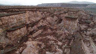 Deprem sonrası korkutan görüntü: Arazide dev yarıklar oluştu! 'Buralar dağ gibi yerlerdi'