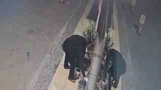 Elinde bir şişe benzinle geldi, iş yerini kundaklamak isterken kendini de yaktı