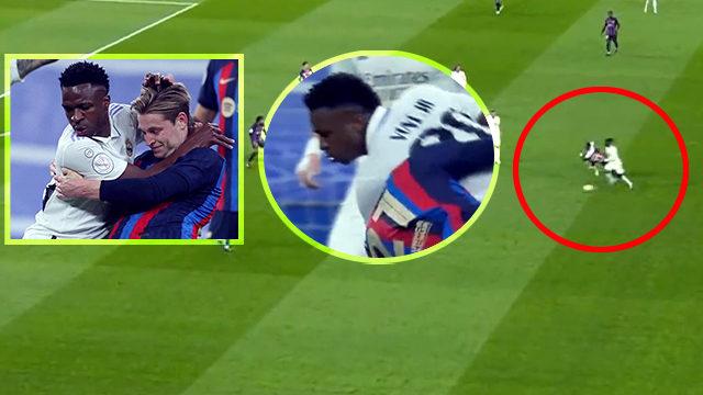 El Clasico güreş maçına döndü! Vinicius Jr, Frenkie de Jong'a 'boyunduruk' yaptı! Saha içi karıştı...