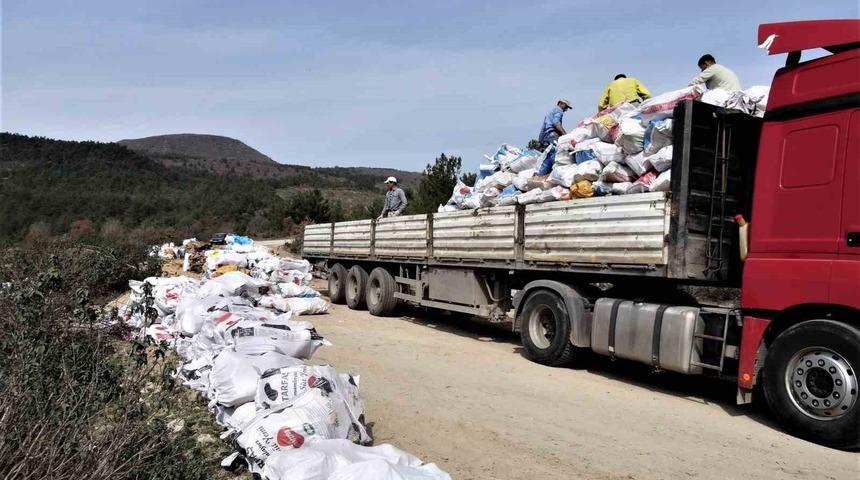 Simav’dan deprem bölgesine 26 ton yakacak odun gönderildi