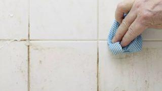 Bulduğu mucizevi karışım derz aralarını tertemiz yaptı! En inatçı lekeleri bile anında geçiriyor