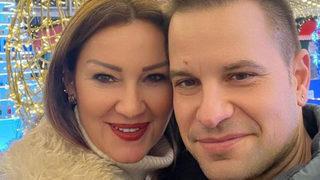 Pınar Altuğ ve kocası düğüne gitti! Yağmur Atacan'ın pantolonu beğenilmeyince...