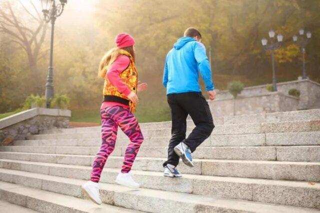 Tenis oynayın ya da merdiven çıkın: 30 dakika uyguladığınızda 250 kalori yakmanızı sağlayacak antrenmanlar