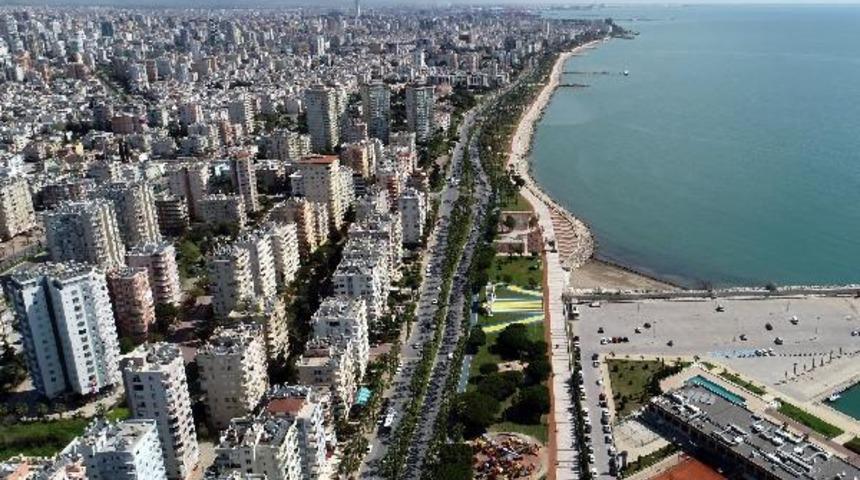 Mersin'de deprem sonrası 59 okul boşaltıldı, 16'sı için yıkım kararı verildi