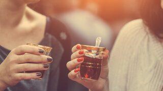 İş yerinde çay içiyorsanız dikkat! Zararlarına inanamayacaksınız