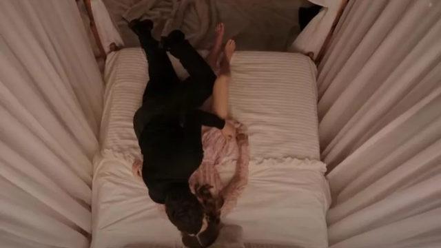 Yalı Çapkını'nda Ferit ve Seyran'ın yatak sahnesi olay oldu! Yandı buralar