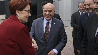 Akşener gündem olan açıklamalarından sonra ilk kez kamera karşısında! Partisinin belediye başkanlarıyla buluştu