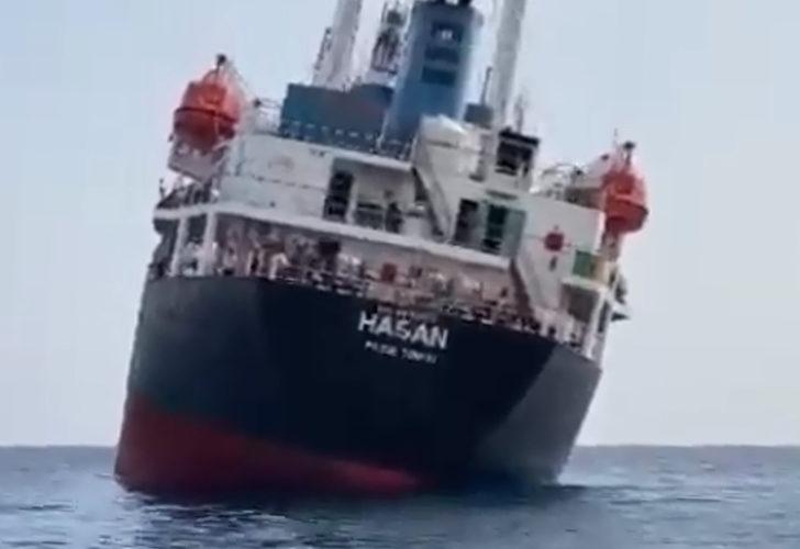 Kereste taşıyan gemi Antalya Körfezi'nde tehlike atlattı!