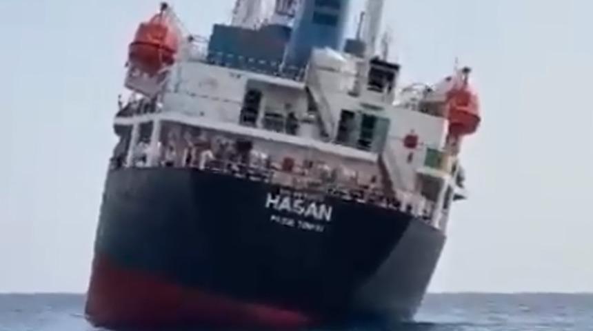 Kereste taşıyan gemi Antalya Körfezi'nde tehlike atlattı!