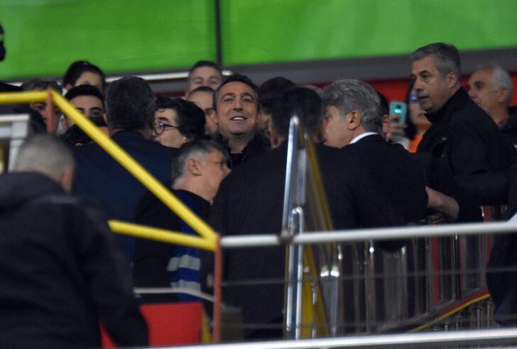 Kayseri'de Fenerbahçe taraftarının stada alınmaması sonrası Başkan Ali Koç tepkisini böyle gösterdi! G1