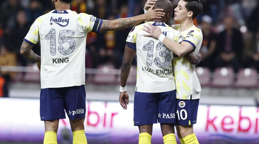 Fenerbahçe, zorlu Kayserispor deplasmanından 2 golle döndü! Ferdi Kadıoğlu'nun füzesi sosyal medyada gündem oldu!