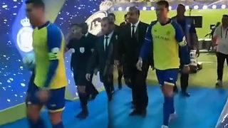 Al Nassr'ın yıldızı Cristiano Ronaldo, gol atamadı, deliye döndü! Messi senden daha iyi diyen çocuğa verdiği yanı gündem oldu!