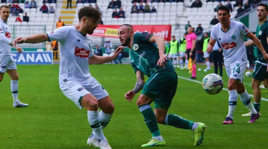 Konyaspor tepetaklak oldu! 'Yönetim istifa' sesleriyle geçen maçta Giresunspor ile berabere kaldılar...